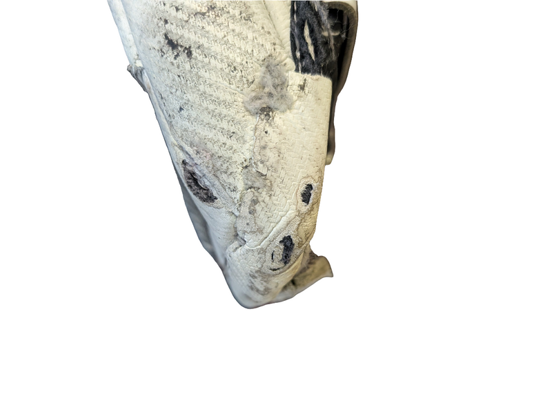 Load image into Gallery viewer, Reebok Premier Series Intermediate 29&quot; 74cm Used Goalie Pads

