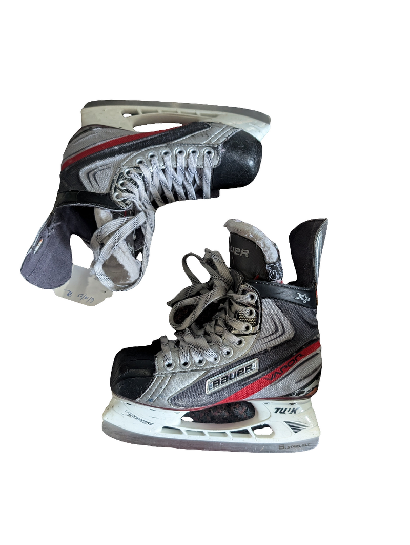Load image into Gallery viewer, Used Bauer Vapor X3.0 Junior Size 3D Hockey Skates

