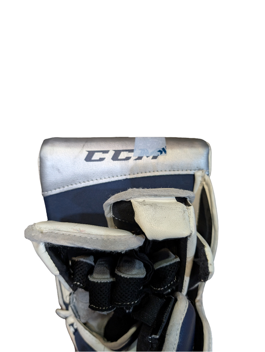 Used CCM E-Flex II 760 Regular Senior Blocker