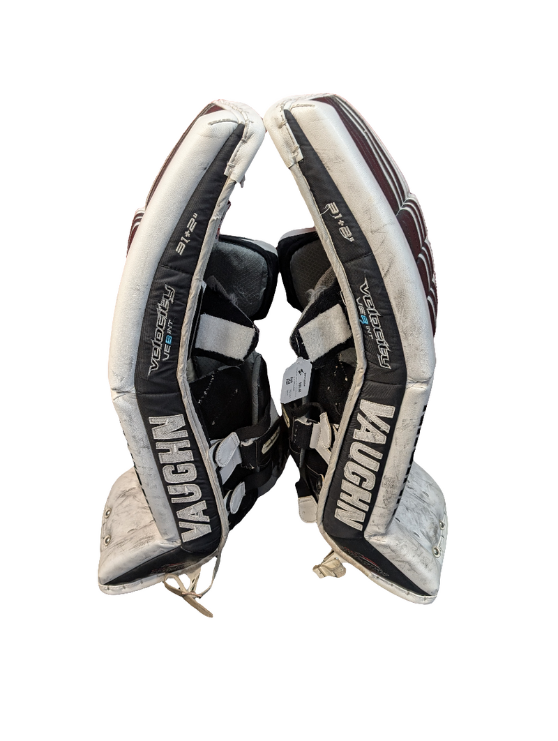 Load image into Gallery viewer, Used Vaughn Velocity VE8 31+2&quot; Intermediate Hockey Goalie Leg Pads
