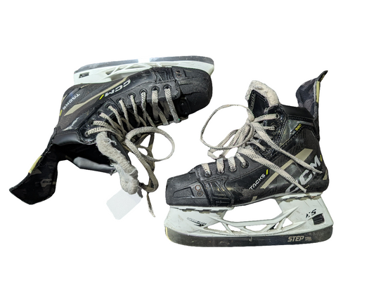 Used CCM Tacks AS-580 Intermediate Size 5.5 Hockey Skates