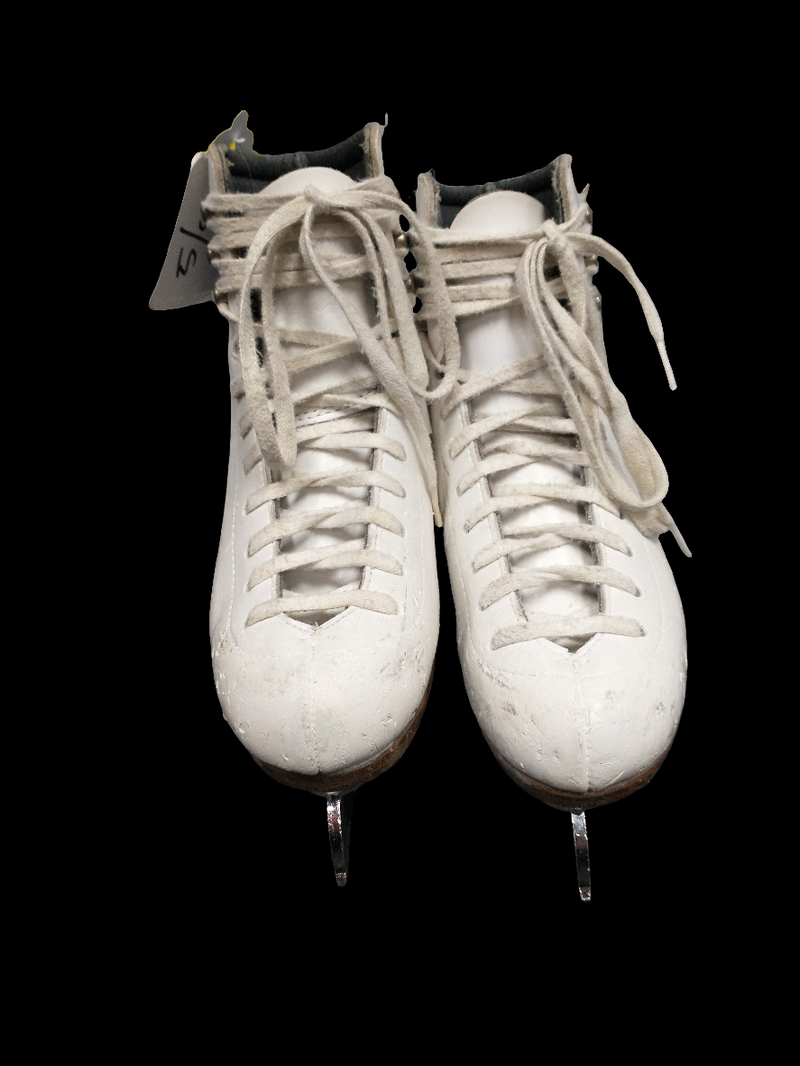 Load image into Gallery viewer, Used Riedell figure skates 3.5
