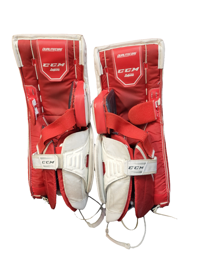 Load image into Gallery viewer, Used CCM E4.9 30 + 1&quot; Hockey Goalie Leg Pads
