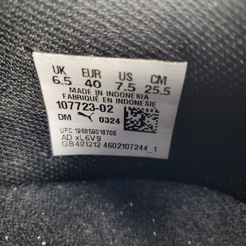 Load image into Gallery viewer, Used Puma FTR Soccer Cleats - Size: 7.5
