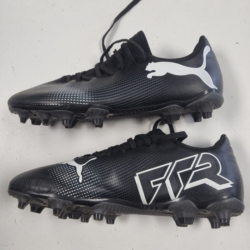 Load image into Gallery viewer, Used Puma FTR Soccer Cleats - Size: 7.5
