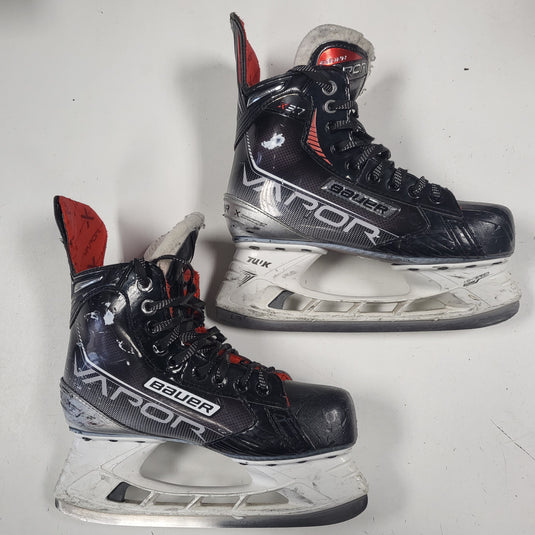 Used Bauer Vapor X3.7 Hockey Skates - Size: 5.5EE