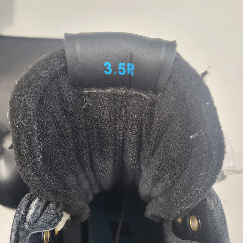 Load image into Gallery viewer, Used True TF7 Ice Skates Size 3.5
