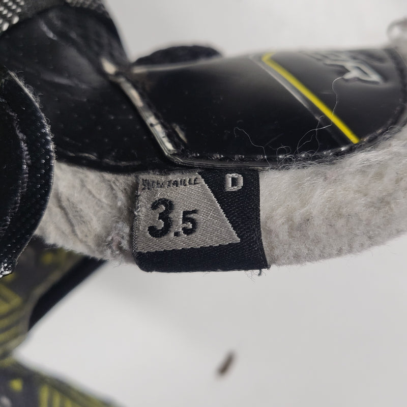 Load image into Gallery viewer, Used Bauer Supreme M40 Hockey Skates - Size: 3.5D
