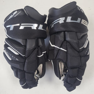 Used True Catalyst 9X Hockey Gloves
