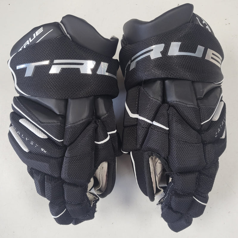 Load image into Gallery viewer, Used True Catalyst 9X Hockey Gloves
