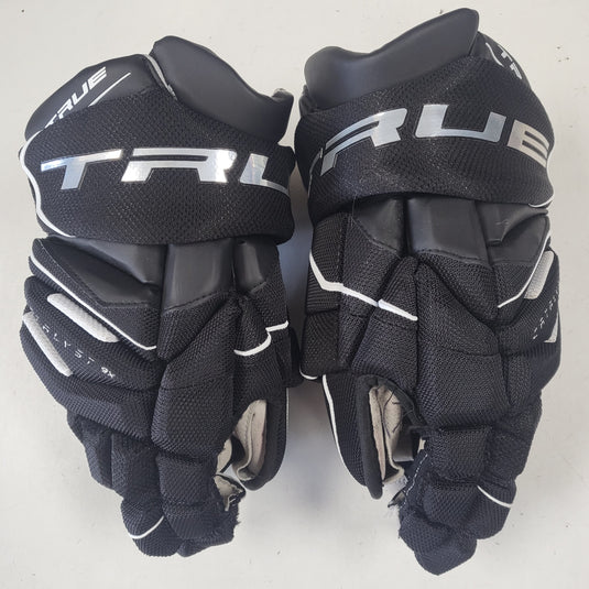 Used True Catalyst 9X Hockey Gloves