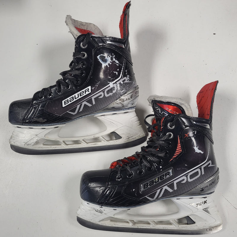 Load image into Gallery viewer, Used Bauer Vapor X3.7 Hockey Skates - Size: 5.5EE
