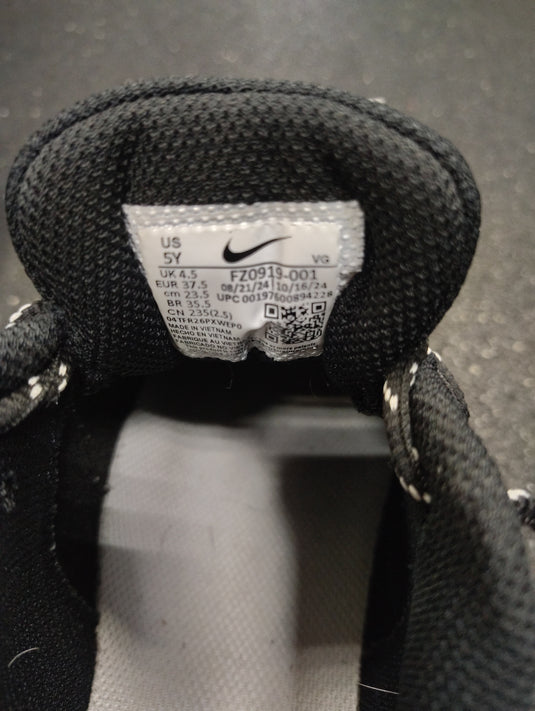 Used Nike Diamond Softball Cleats Size 5