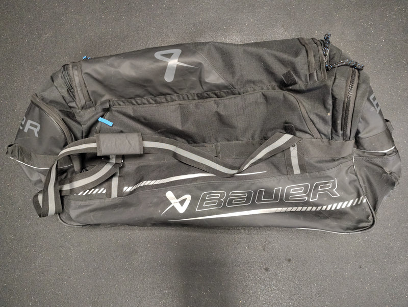 Load image into Gallery viewer, Used Bauer Premium Hockey Carry Bag - Size: 32"
