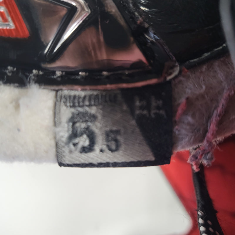 Load image into Gallery viewer, Used Bauer Vapor X3.7 Hockey Skates - Size: 5.5EE
