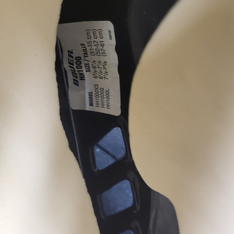 Load image into Gallery viewer, Used Bauer HH1000 Hockey Helmet Large
