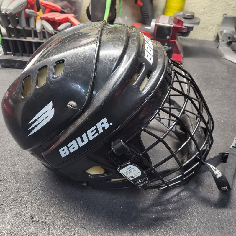 Load image into Gallery viewer, Used Bauer HH1000 Hockey Helmet Large
