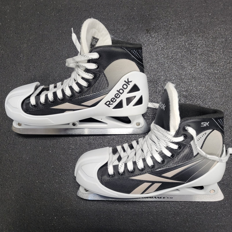 Load image into Gallery viewer, Like New Reebok 5K Fitlite Hockey Goalie Skates - Size: 11

