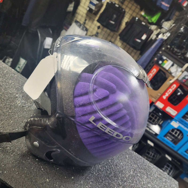 Load image into Gallery viewer, Used Leedom Size Small Ski Helmet
