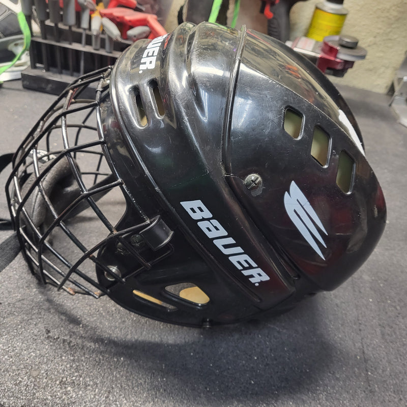 Load image into Gallery viewer, Used Bauer HH1000 Hockey Helmet Large

