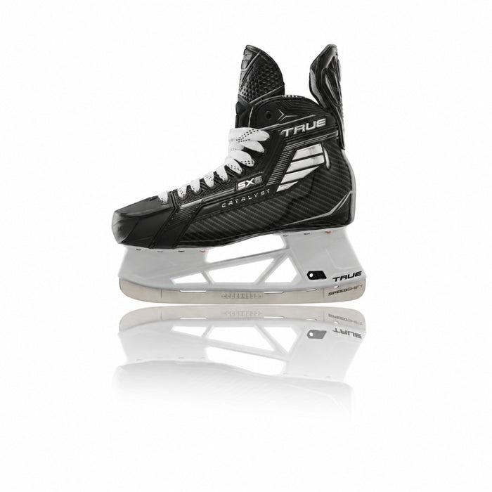 Load image into Gallery viewer, True Catalyst 5X6 Hockey Skates

