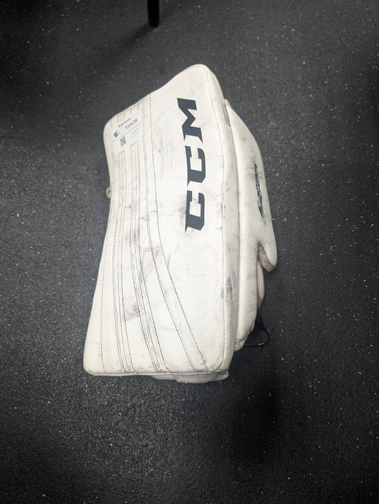Used CCM Extreme Flex 500 Goalie Blocker