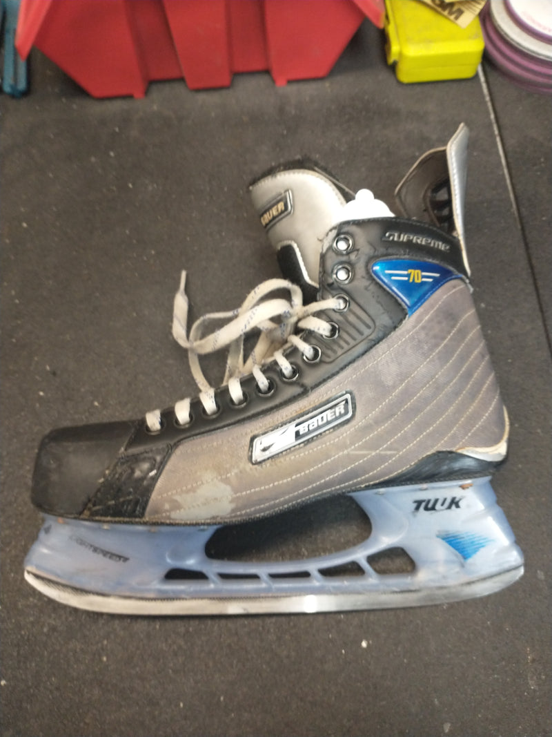 Load image into Gallery viewer, Used Nike Bauer Supreme 70 Skates Size 9
