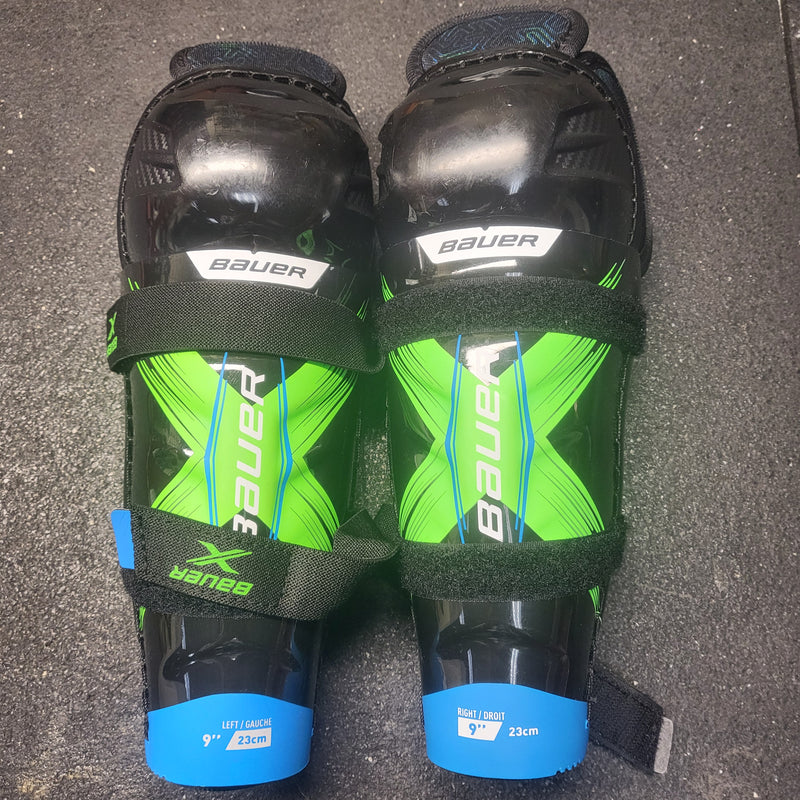Load image into Gallery viewer, Used S24 Bauer X Hockey Shin Guards - Size: 9"
