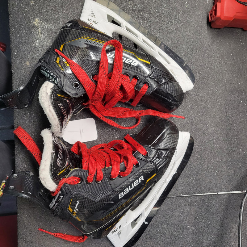 Load image into Gallery viewer, Used Bauer Supreme M5 Pro Size 4 Hockey Skates
