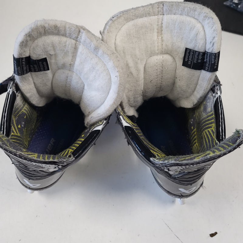 Load image into Gallery viewer, Used Bauer M40 Skates Size 1.5D

