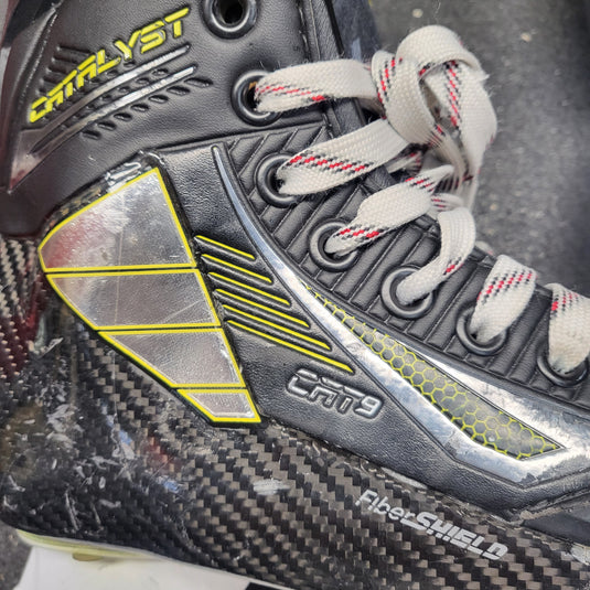 Used youth True catalyst cat9 hockey skates