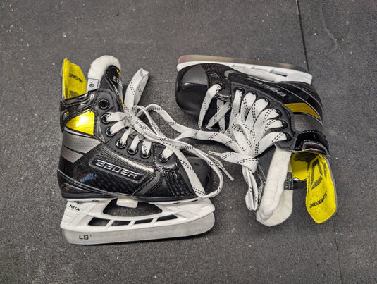 Bauer Supreme 3S Pro New Yth. Size 8 D Ice Hockey Skates