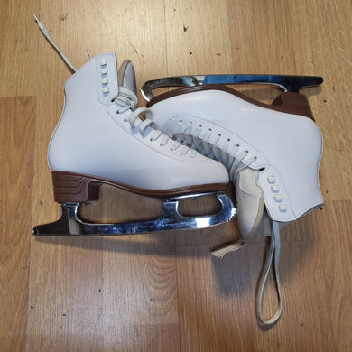Used Jackson Mystique Ladies Size 4.5C Figure Skates
