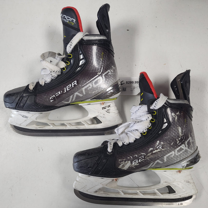 Load image into Gallery viewer, Used Bauer Vapor X Hyperlite Hockey Skates - Size 4.5
