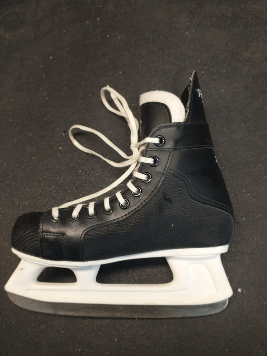 Used Riedell 191 Skates Size 3