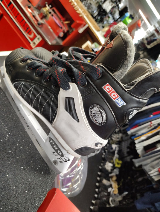 Used CCM 452 Tacks Hockey Skates Size 6.5