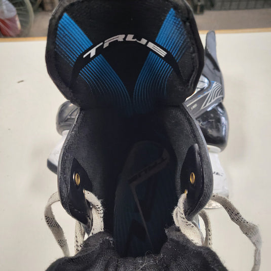 Used True TF7 Ice Skates Size 3.5