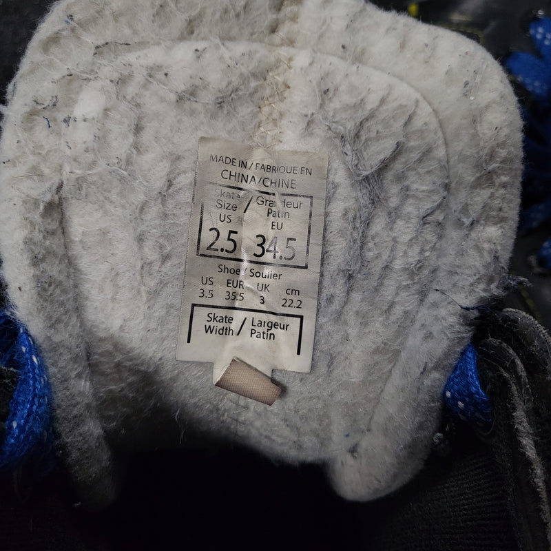 Load image into Gallery viewer, Used CCM Tacks 9050 Hockey Skates Size 2.5
