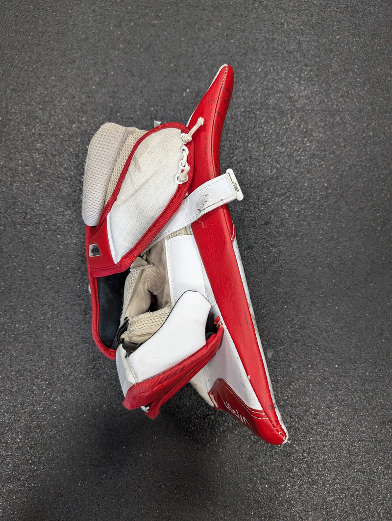 Load image into Gallery viewer, Used Bauer Vapor 2X Intermediate Regular Hockey Goalie Blocker
