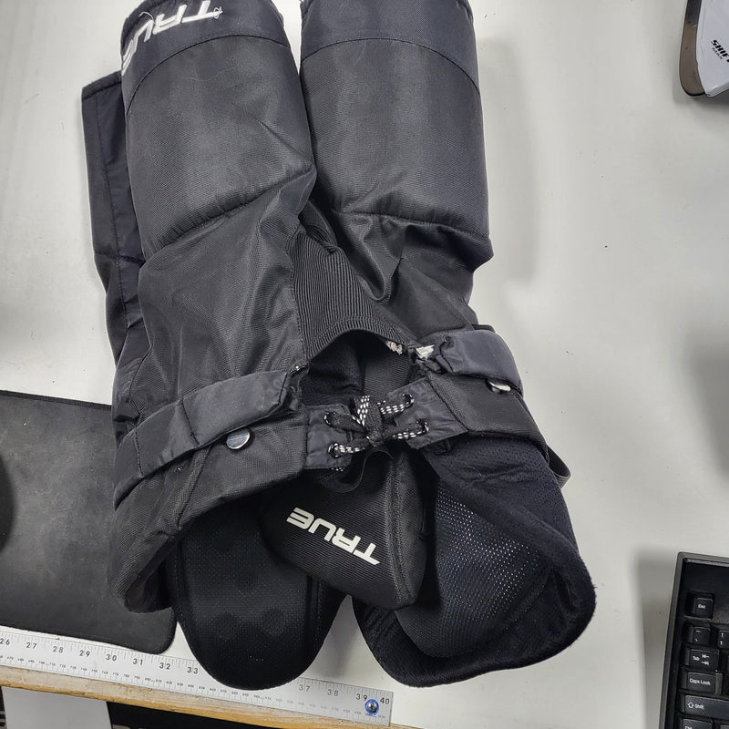 Load image into Gallery viewer, Used True TACKLA IBP Original Hockey Pants JR-M
