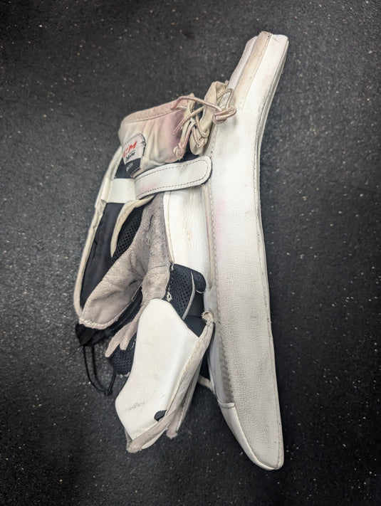 Used CCM Extreme Flex 500 Goalie Blocker