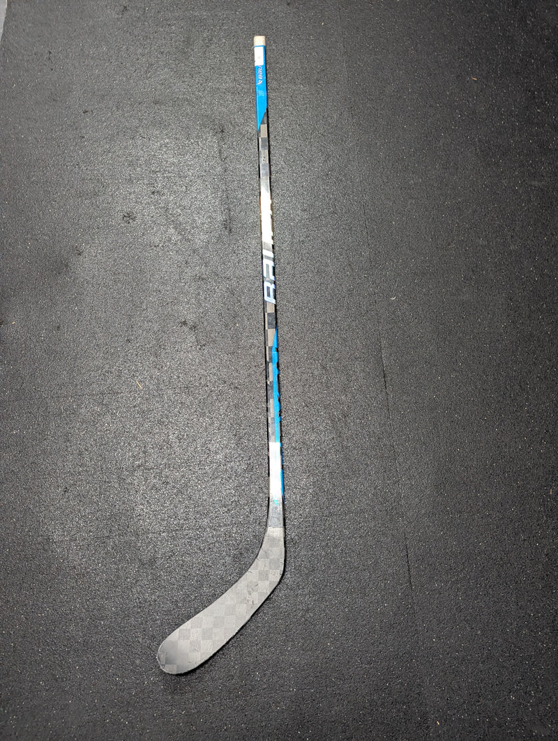 Load image into Gallery viewer, Used Bauer Nexus Tracer 50 Flex P28 RH Hockey Stick
