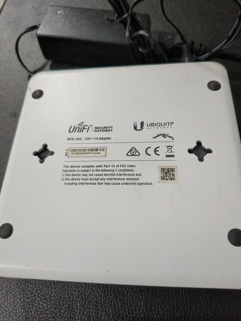 Load image into Gallery viewer, Ubiquiti Unifi security gateway with power cord
