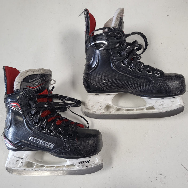 Load image into Gallery viewer, Used Bauer Vapor X500 Hockey Skates - Size: Youth 12

