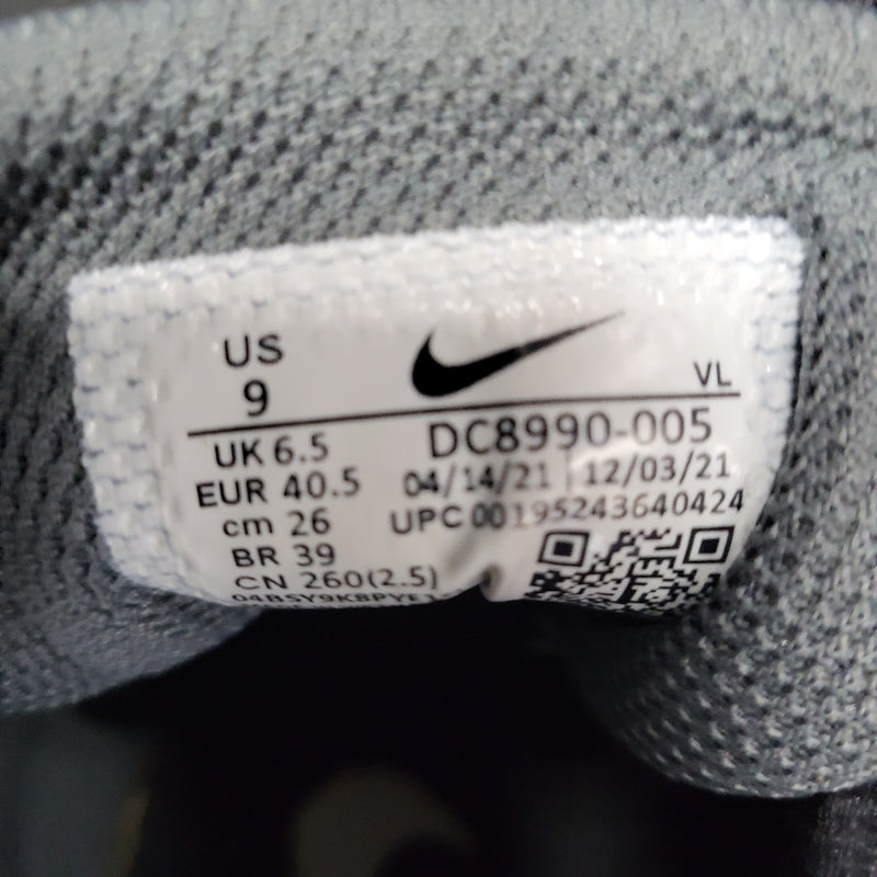 Load image into Gallery viewer, Used Nike Hyperdiamond 4 Softball Cleats - Size: 9
