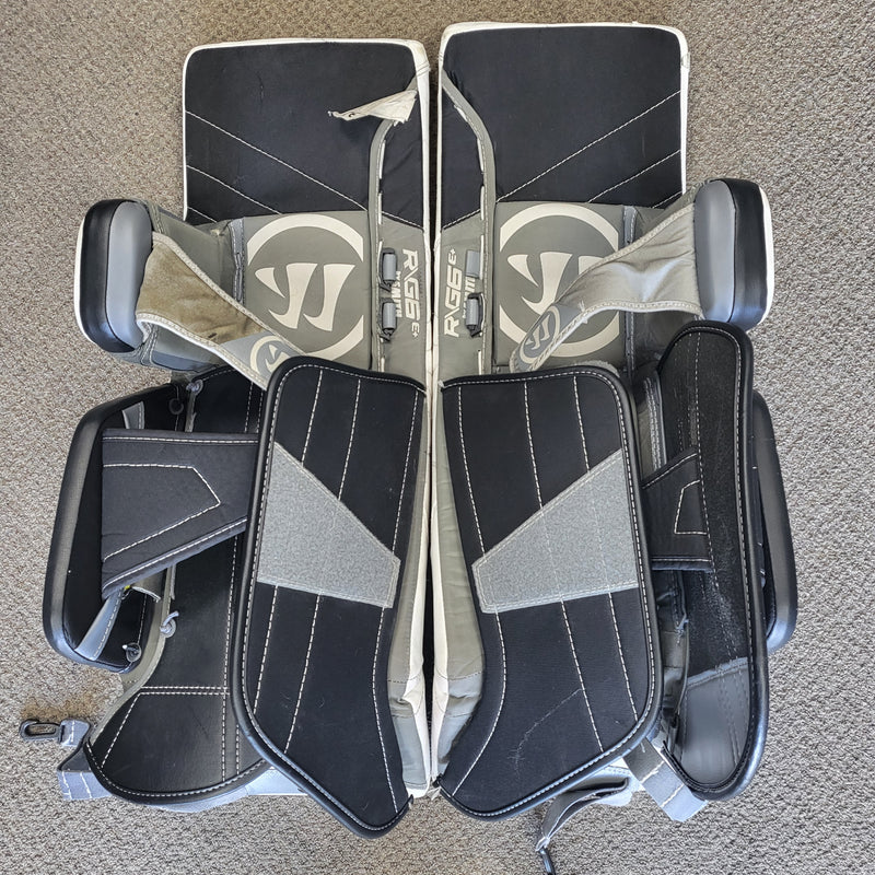 Load image into Gallery viewer, Used Warrior Ritual RG6 JR Hockey Goalie Leg Pads 30+1"
