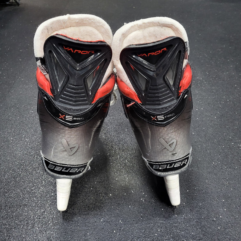 Load image into Gallery viewer, Used Bauer Vapor X5 Pro Hockey Skates - Size 4.5
