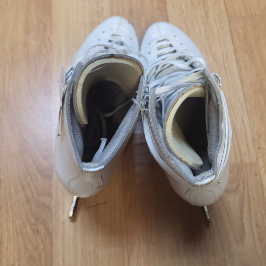 Used J Wilson Figure Skates Size 6
