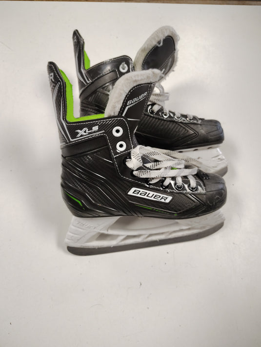 Used Bauer XLS Hockey Skates Size 3.5