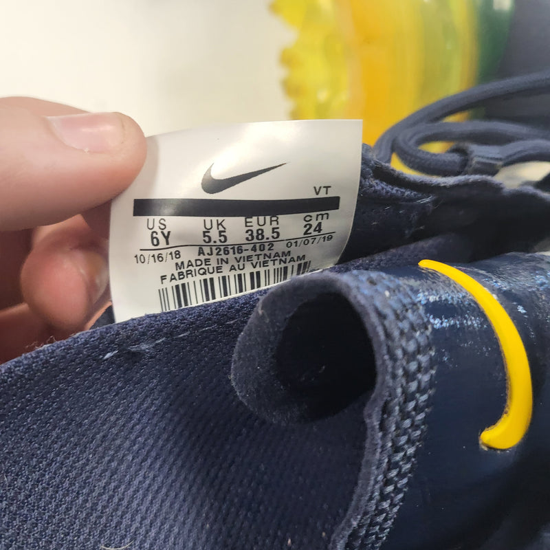 Load image into Gallery viewer, Used Nike Vapormax 2019 Size 6Y Running Shoes
